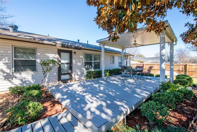 2002 Finley Road, Irving, TX 75062