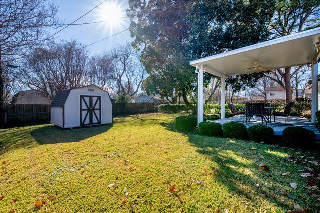 2002 Finley Road, Irving, TX 75062