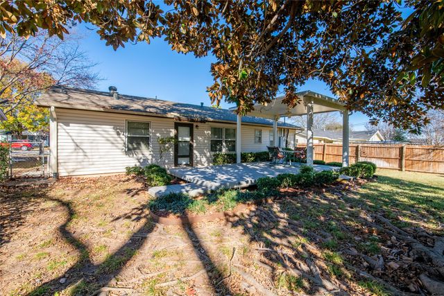 2002 Finley Road, Irving, TX 75062