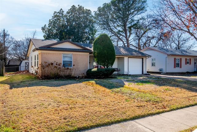 2002 Finley Road, Irving, TX 75062