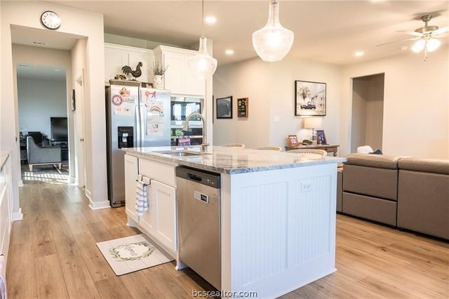 4130 Vintage Estates Court, Bryan, TX 77808