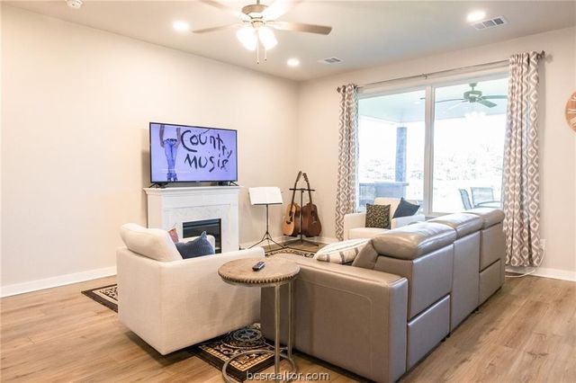 4130 Vintage Estates Court, Bryan, TX 77808