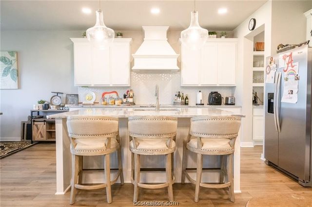4130 Vintage Estates Court, Bryan, TX 77808