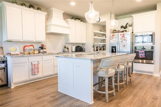 4130 Vintage Estates Court, Bryan, TX 77808
