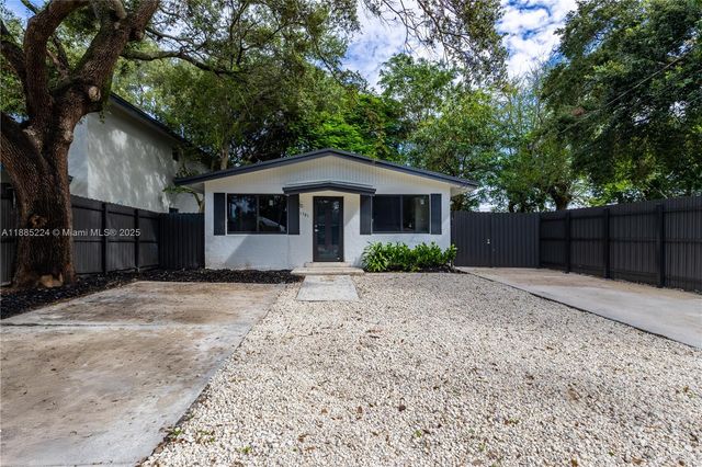 1781 NW 94th St, Miami, FL 33147