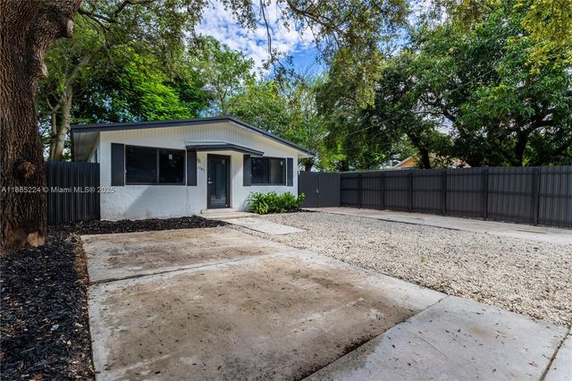 1781 NW 94th St, Miami, FL 33147
