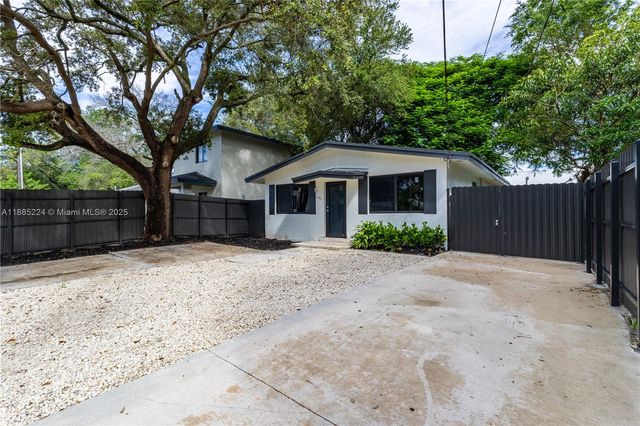 1781 NW 94th St, Miami, FL 33147