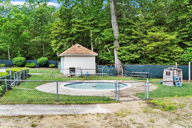 31 Hillcrest Lane, Little Egg Harbor, NJ 08087