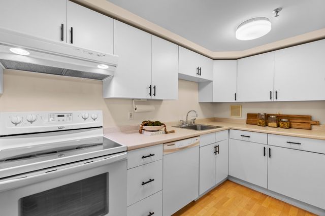 200 Market St 306, Lowell, MA 01852