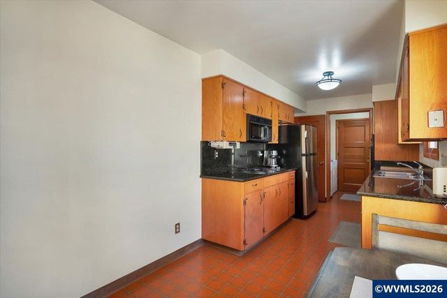 1973 Summit Av NW, Salem, OR 97304