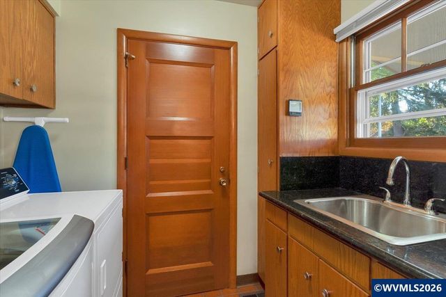 1973 Summit Av NW, Salem, OR 97304