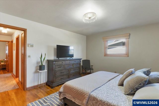 1973 Summit Av NW, Salem, OR 97304
