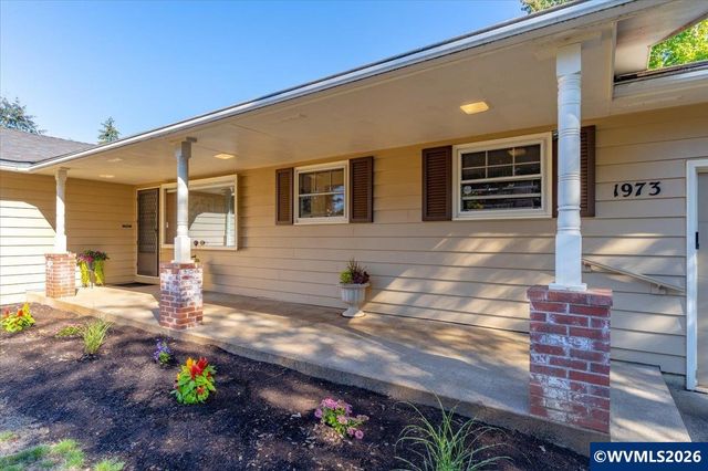 1973 Summit Av NW, Salem, OR 97304