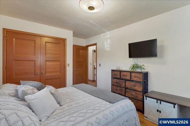 1973 Summit Av NW, Salem, OR 97304