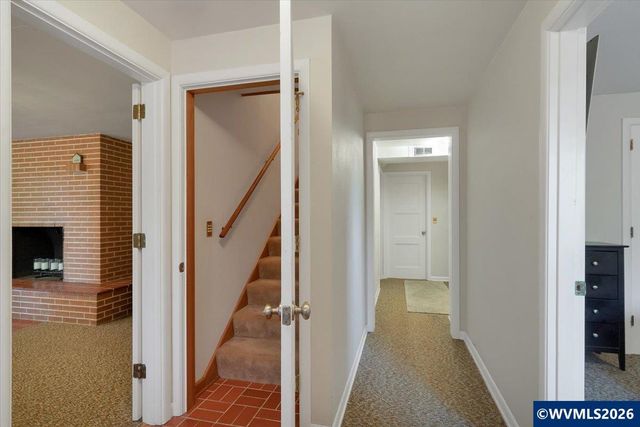 1973 Summit Av NW, Salem, OR 97304