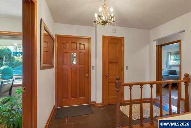 1973 Summit Av NW, Salem, OR 97304