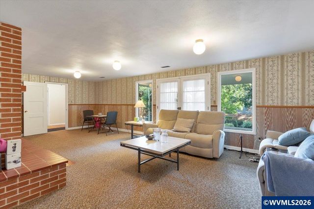 1973 Summit Av NW, Salem, OR 97304