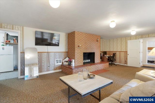1973 Summit Av NW, Salem, OR 97304