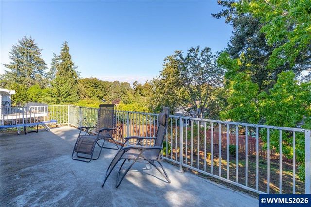 1973 Summit Av NW, Salem, OR 97304