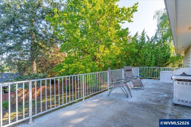 1973 Summit Av NW, Salem, OR 97304