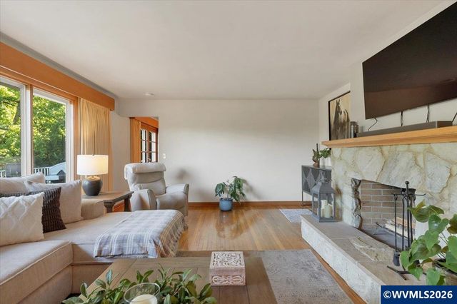 1973 Summit Av NW, Salem, OR 97304