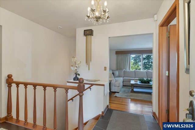 1973 Summit Av NW, Salem, OR 97304