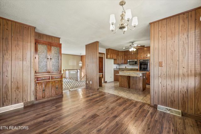 206 Alfred Mccammon Rd, Maryville, TN 37804