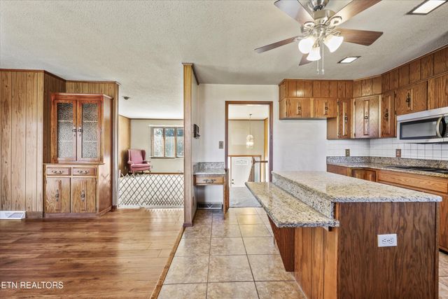 206 Alfred Mccammon Rd, Maryville, TN 37804