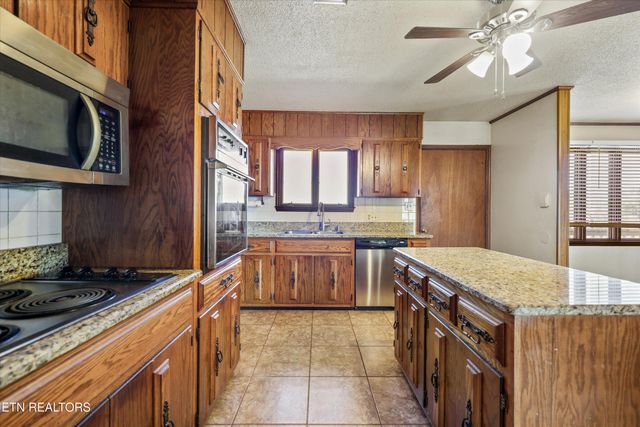 206 Alfred Mccammon Rd, Maryville, TN 37804