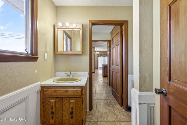 206 Alfred Mccammon Rd, Maryville, TN 37804