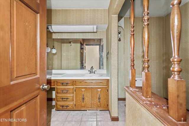 206 Alfred Mccammon Rd, Maryville, TN 37804