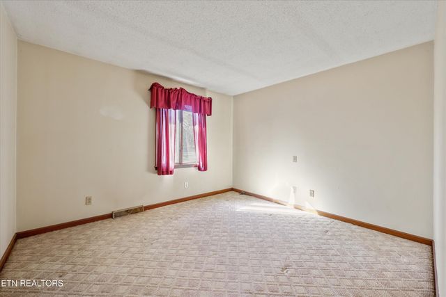 206 Alfred Mccammon Rd, Maryville, TN 37804