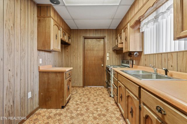 206 Alfred Mccammon Rd, Maryville, TN 37804