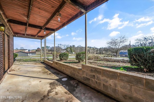 206 Alfred Mccammon Rd, Maryville, TN 37804