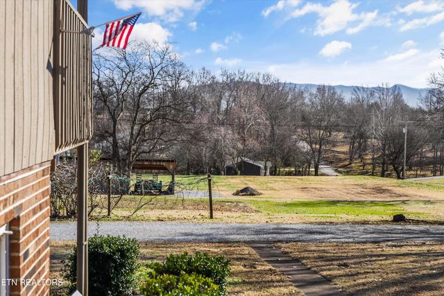 206 Alfred Mccammon Rd, Maryville, TN 37804