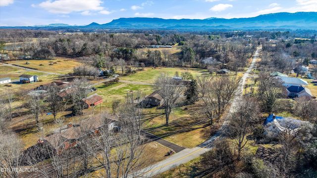 206 Alfred Mccammon Rd, Maryville, TN 37804