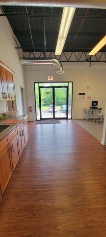 248 E Roosevelt Road, Lombard, IL 60148