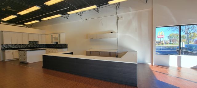 248 E Roosevelt Road, Lombard, IL 60148