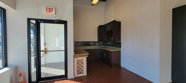 248 E Roosevelt Road, Lombard, IL 60148