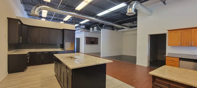 248 E Roosevelt Road, Lombard, IL 60148