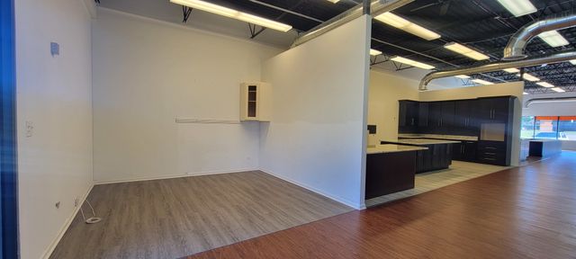 248 E Roosevelt Road, Lombard, IL 60148