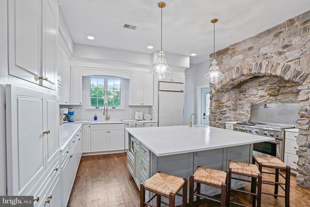 207 WESTVIEW DR, Winchester, VA 22603