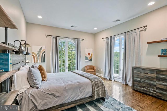 207 WESTVIEW DR, Winchester, VA 22603