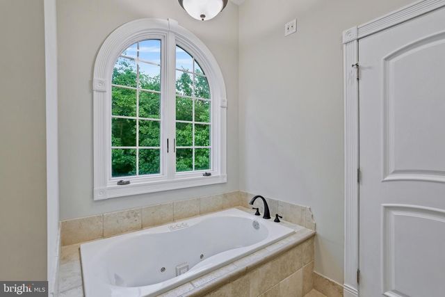 207 WESTVIEW DR, Winchester, VA 22603