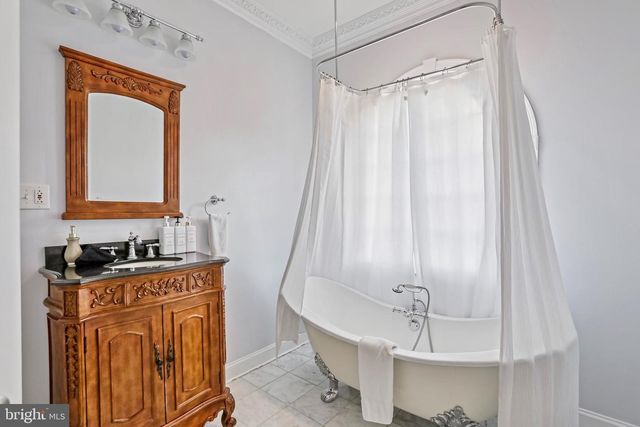 207 WESTVIEW DR, Winchester, VA 22603