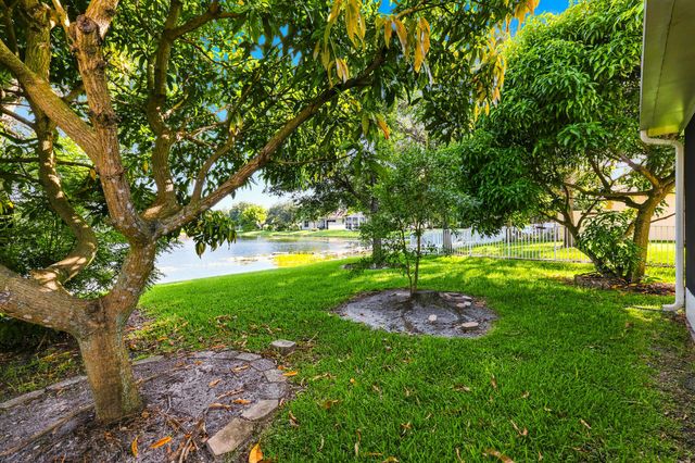 176 BELLE GROVE Lane, West Palm Beach, FL 33411