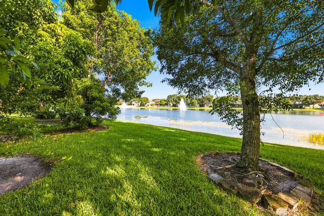 176 BELLE GROVE Lane, West Palm Beach, FL 33411