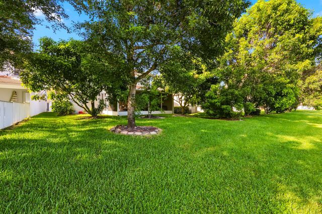 176 BELLE GROVE Lane, West Palm Beach, FL 33411