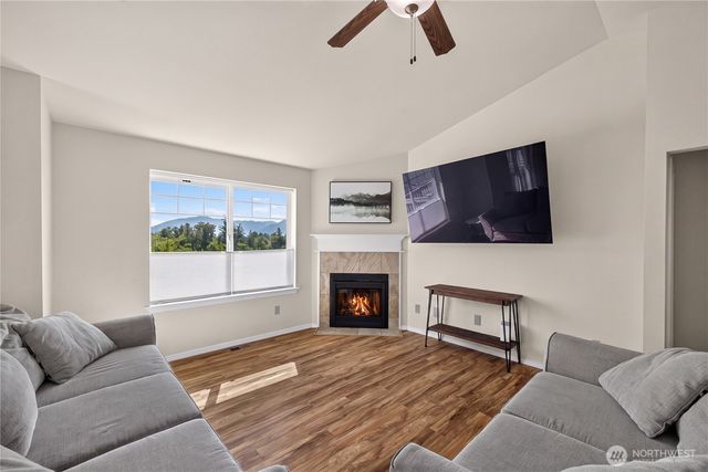 1477 W Gateway Heights Loop, Sedro Woolley, WA 98284