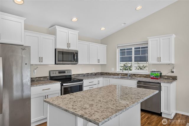 1477 W Gateway Heights Loop, Sedro Woolley, WA 98284
